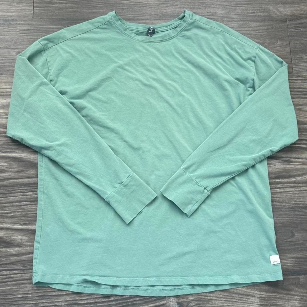 XS Vuori women's lightweight feather long sleeve T-shirt oversized sporty casual